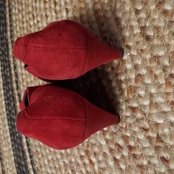 Red suede heels - Picture 2 of 3